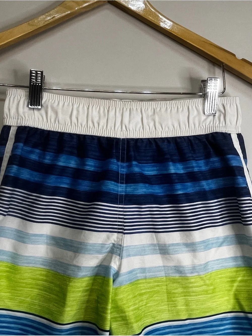 🛍️ 4 FOR $20 🛍️ Boy Swim Shorts - Size 8 - Picture 4 of 7